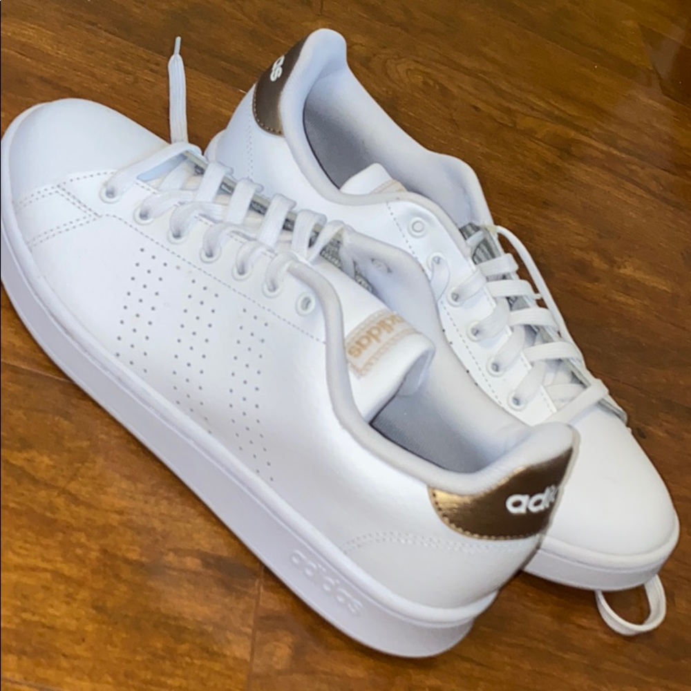 Advantage Adidas Tennis Shoes 10WOMEN